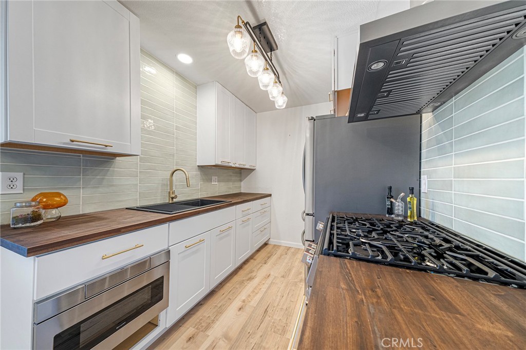 Kitchen - 660 S Glassell Street 54, Orange CA 92866 - photo 1