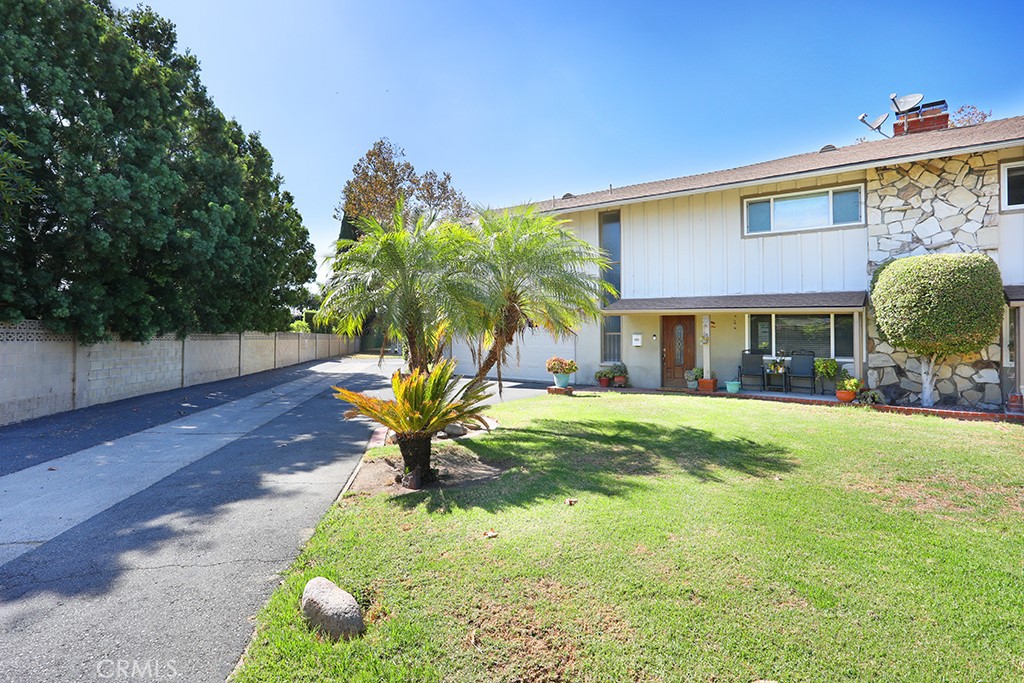 700 E Taft 22, Orange CA 92865 - photo 1