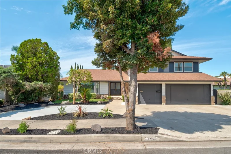 700 S Yorba, Orange, CA 92869