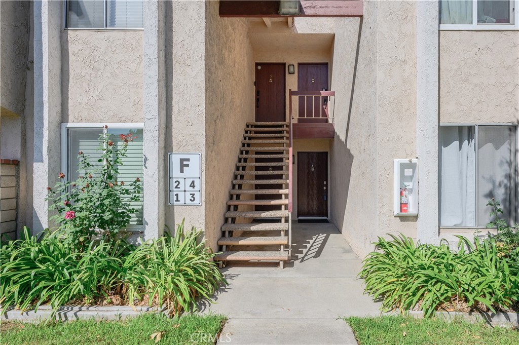 700 W La Veta Avenue F3, Orange CA 92868 - photo 1