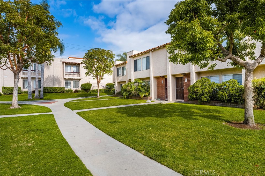 700 W La Veta Avenue K3, Orange CA 92868 - photo 1