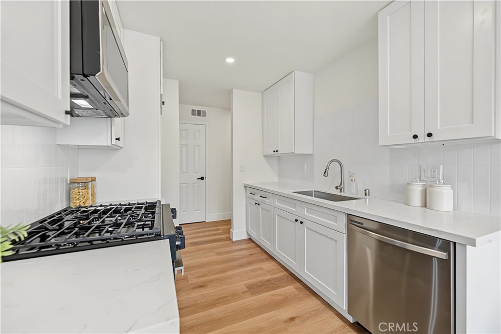 700 W La Veta Avenue N5, Orange CA 92868 - photo 5