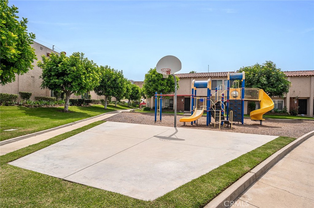 700 W La Veta C6, Orange CA 92868 - photo 8