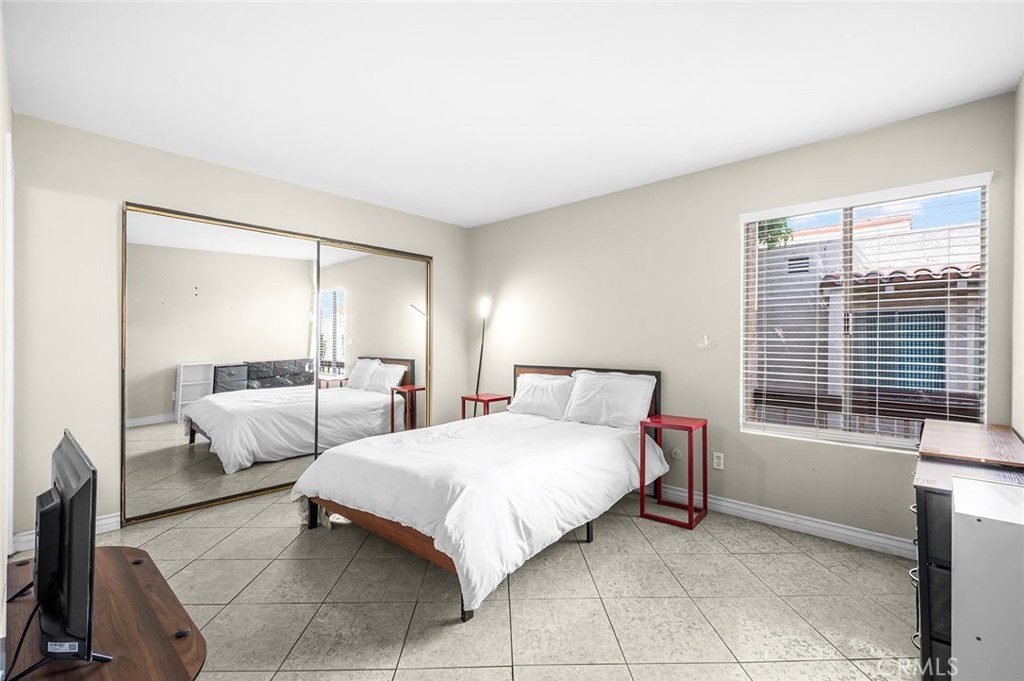 700 W La Veta C6, Orange CA 92868 - photo 18