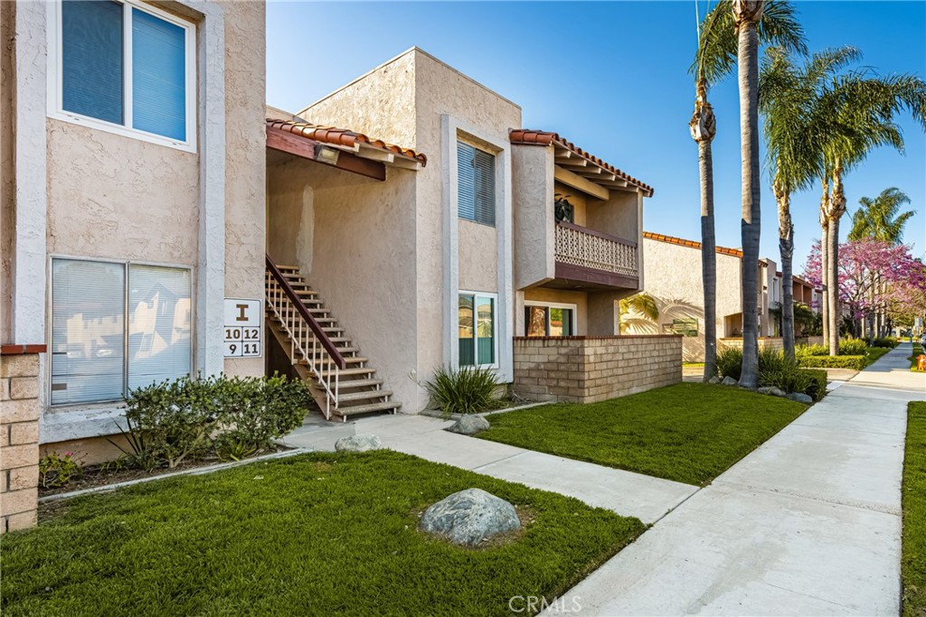 700 W La Veta I11, Orange CA 92868 - photo 1