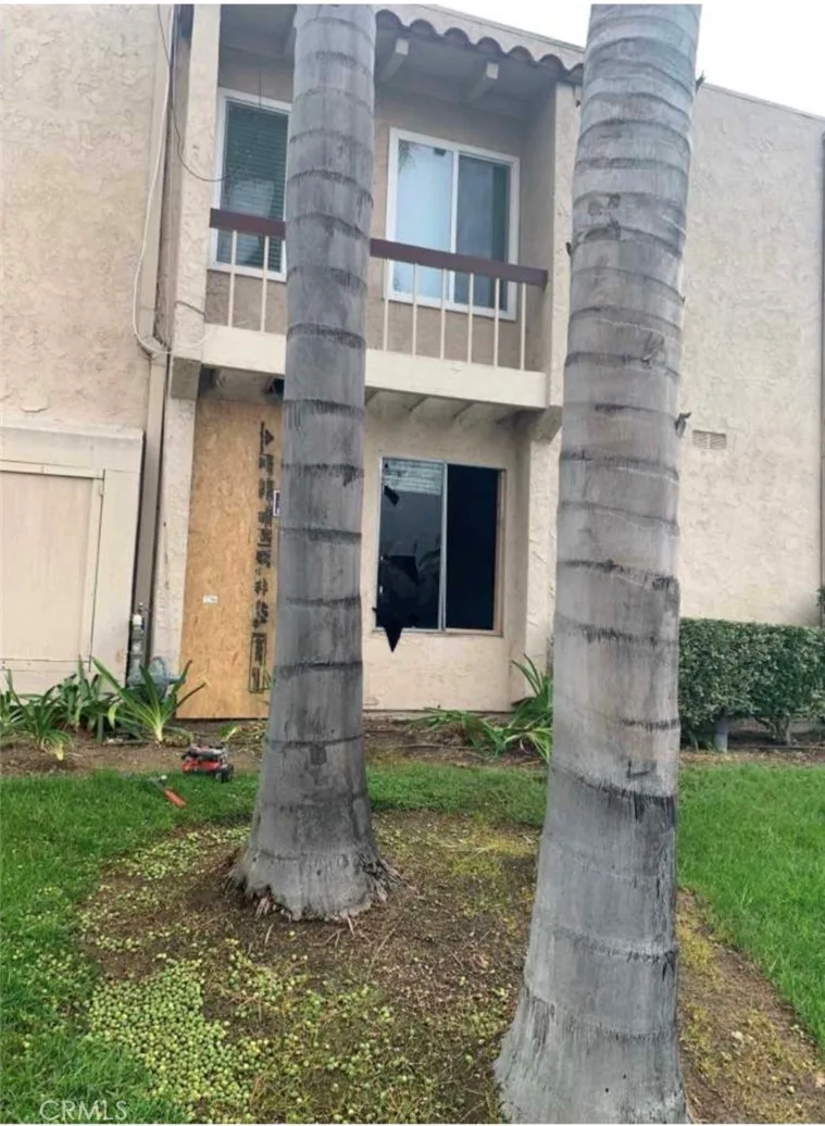 700 W La Veta, Orange, CA 92868