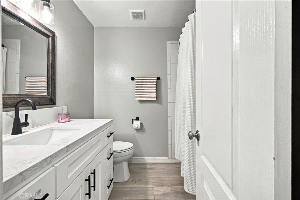 700 W La Veta O15, Orange CA 92868 - photo 10