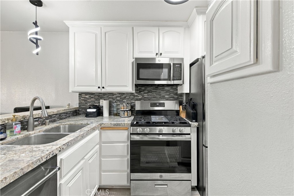 700 W La Veta O15, Orange CA 92868 - photo 20