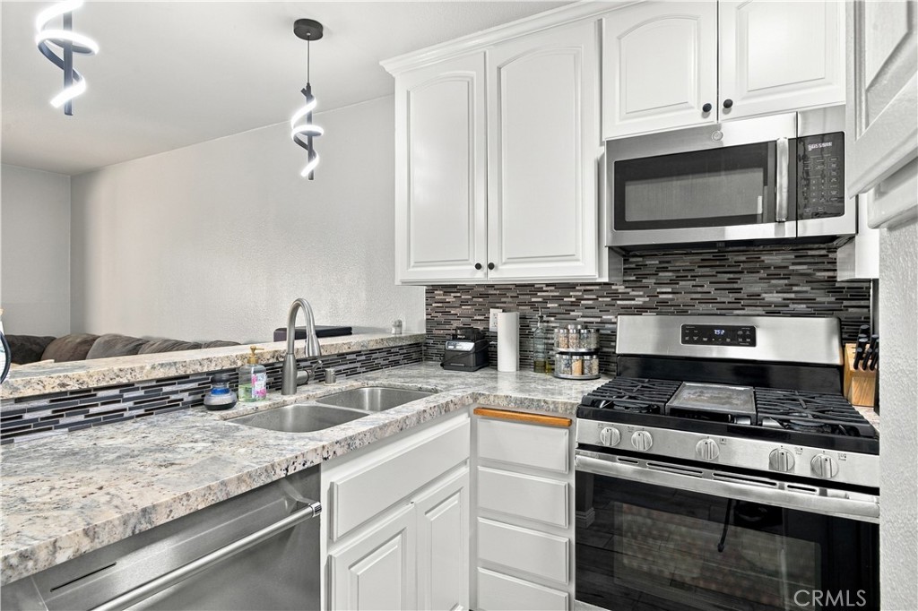 700 W La Veta O15, Orange CA 92868 - photo 21
