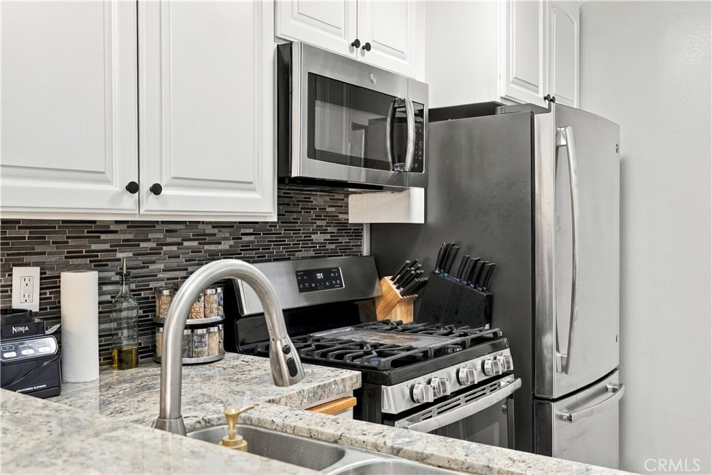 700 W La Veta O15, Orange CA 92868 - photo 25
