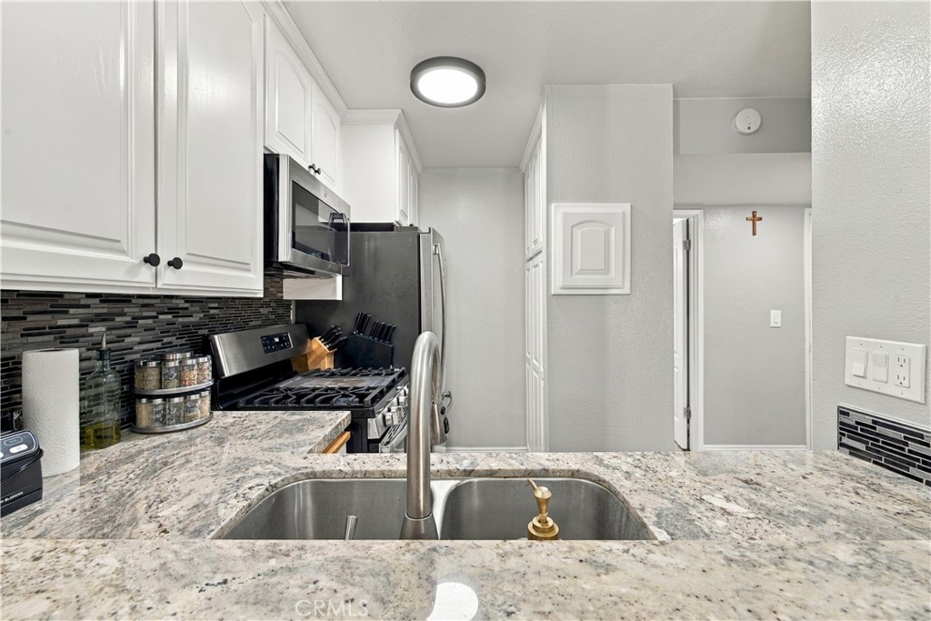 700 W La Veta O15, Orange CA 92868 - photo 26