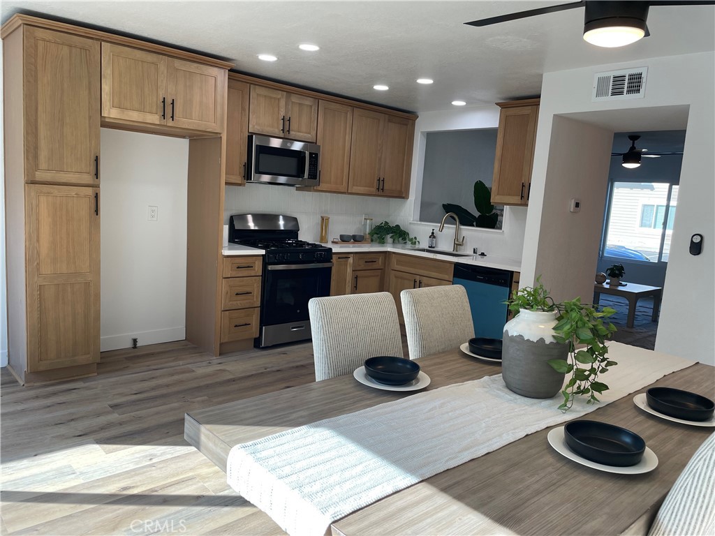 700 W Walnut Avenue 58, Orange CA 92868 - photo 1