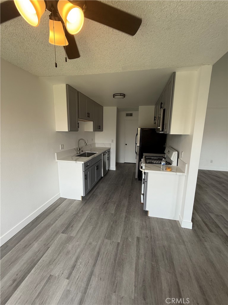 700 West La Veta Avenue E4, Orange CA 92868 - photo 2
