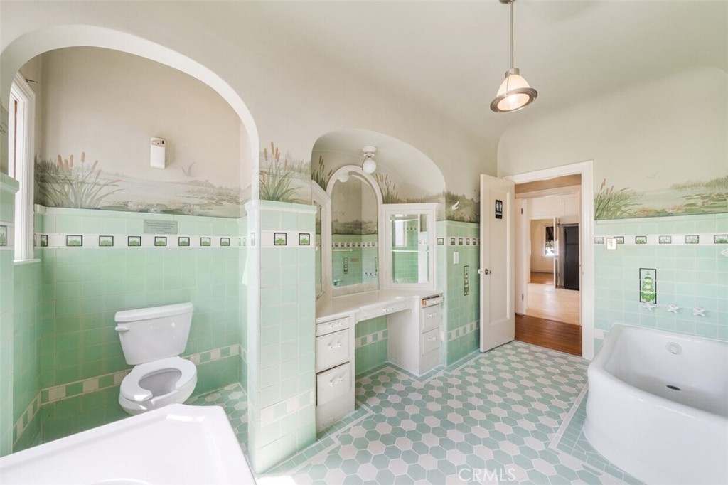 702 E Chapman, Orange CA 92866 - photo 23