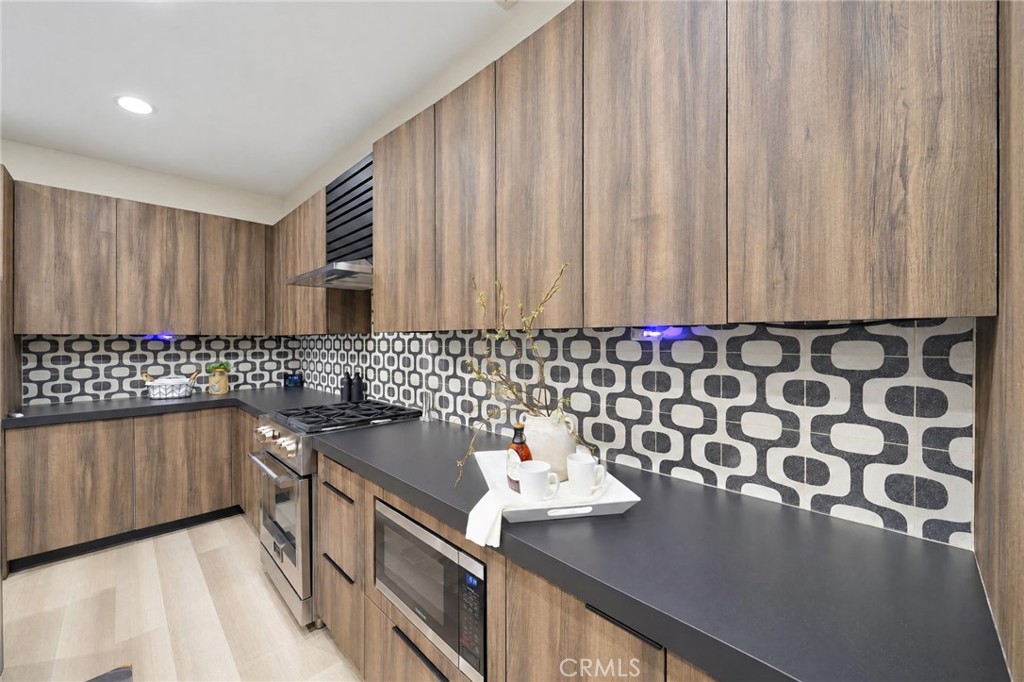 7023 E HORIZON Drive, Orange CA 92867 - photo 21