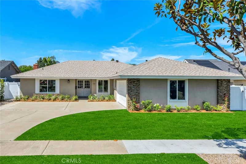 709 E Meadowbrook Avenue, Orange, CA 92865
