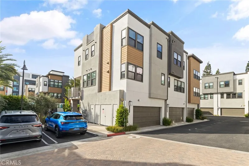 712 S Grable Circle, Orange, CA 92868