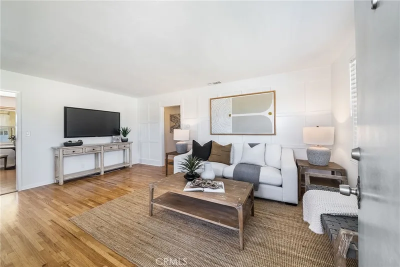 724 N Shirley, Orange, CA 92867