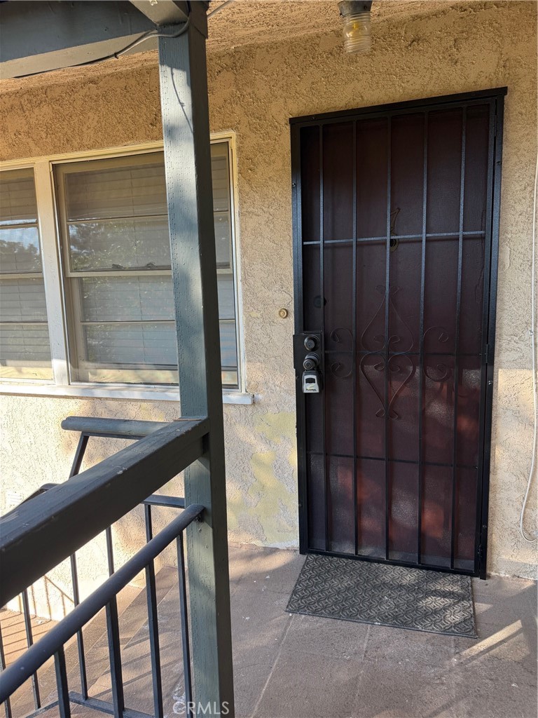 Entry - 742 N Glassell Street 7, Orange CA 92867 - photo 1