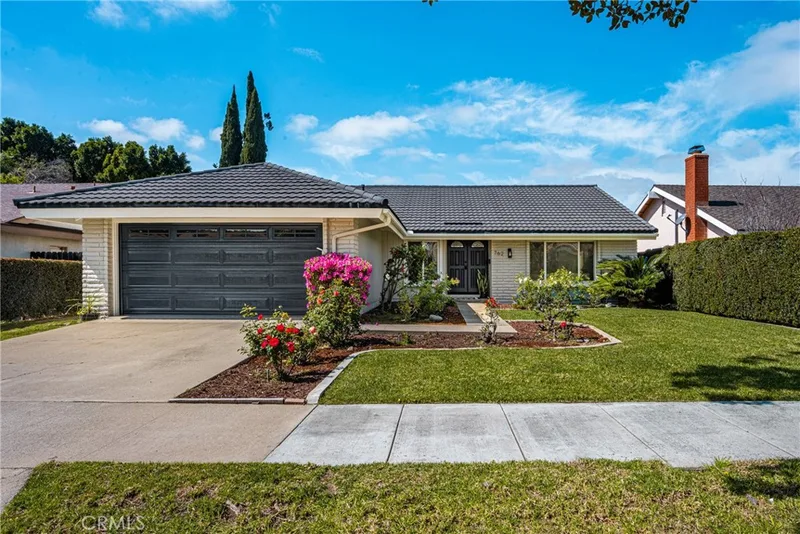762 S Breezy Way, Orange, CA 92869