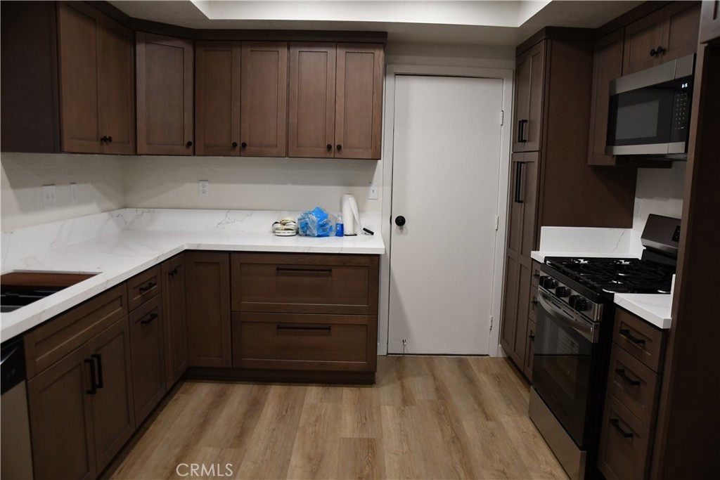 802 E La Veta, Orange CA 92866 - photo 14