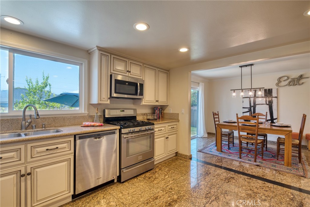 805 E Barkley Avenue, Orange CA 92867 - photo 10