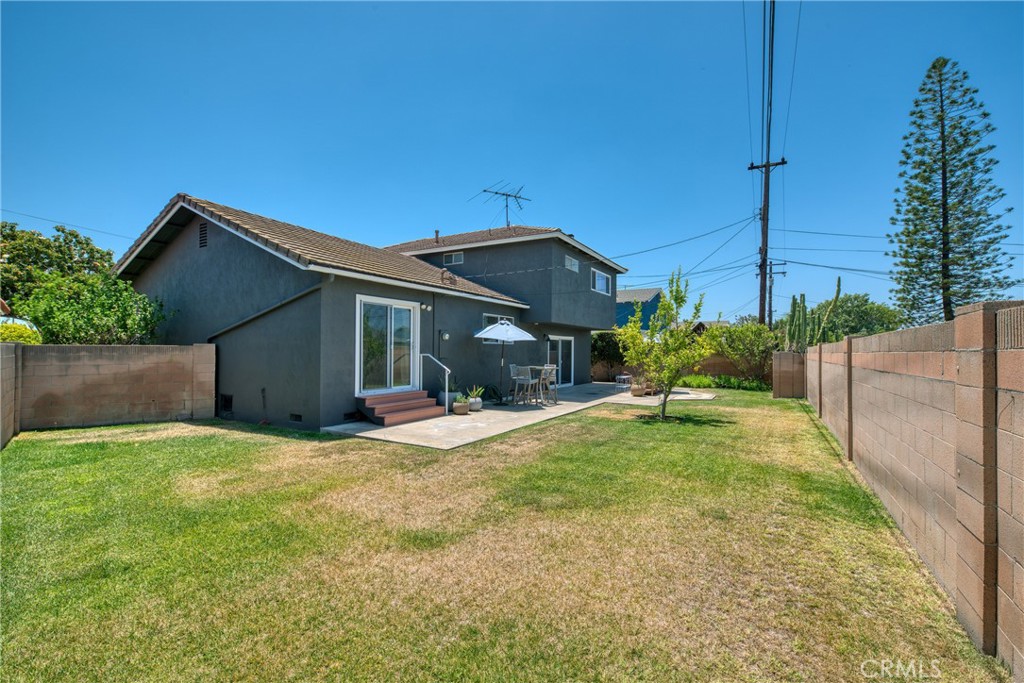 805 E Barkley Avenue, Orange CA 92867 - photo 30