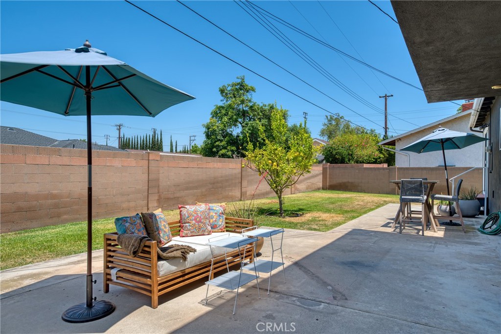 805 E Barkley Avenue, Orange CA 92867 - photo 34