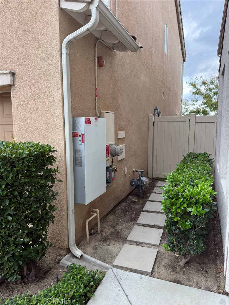Solar Battery - 8118 E Loftwood Lane, Orange CA 92867 - photo 6