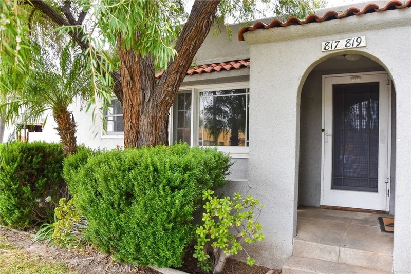 817 E Palm, Orange, CA 92866