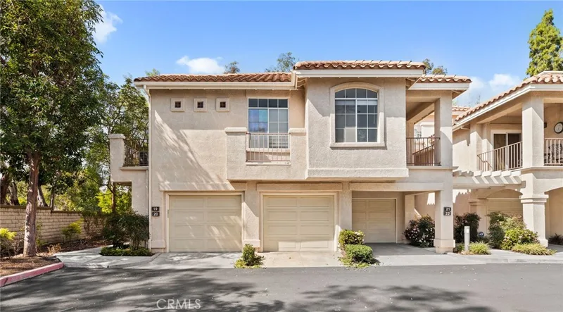 8215 E White Oak 19, Orange, CA 92869