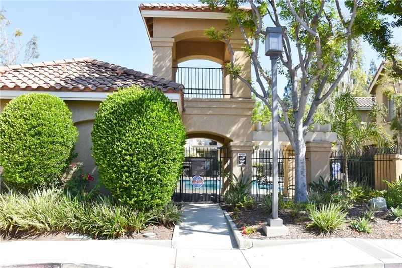 8215 E White Oak, Orange, CA 92869