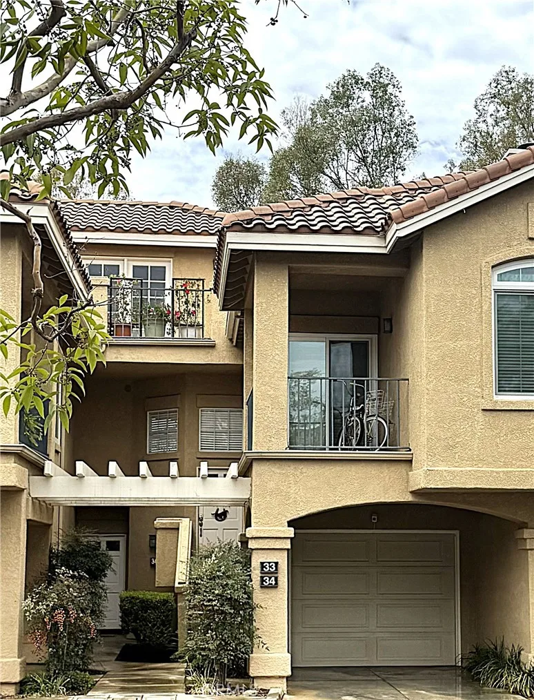 8215 E White Oak Ridge 33, Orange