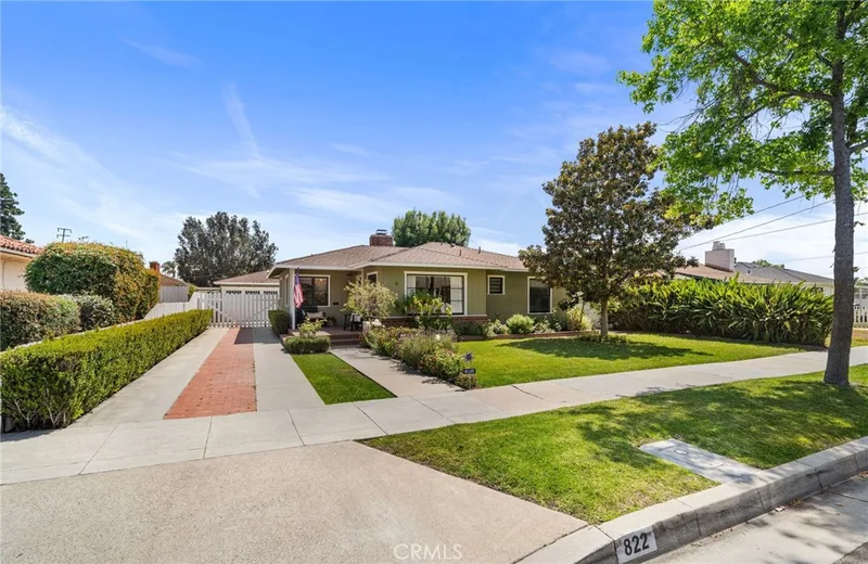 822 E Walnut Avenue, Orange, CA 92867