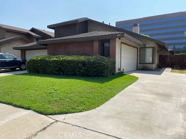 835 S Park Vine, Orange, CA 92868