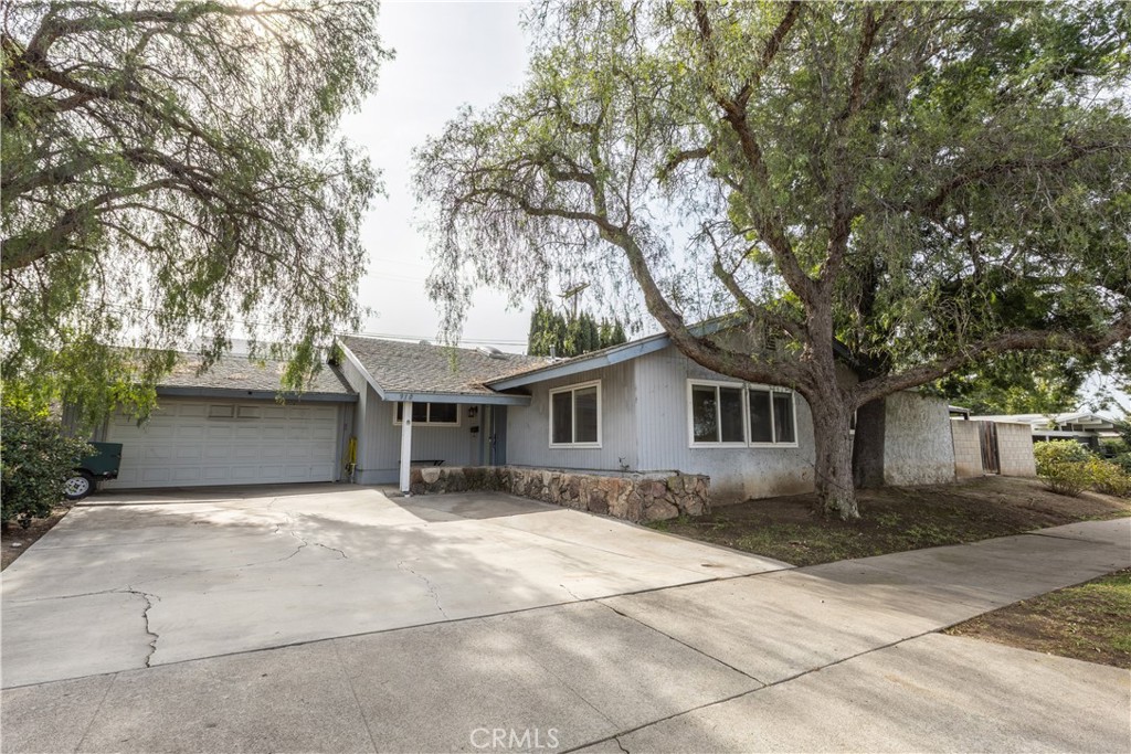 Front of the house - 910 E Glendale, Orange CA 92865 - photo 1