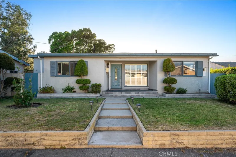 914 N Sacramento, Orange, CA 92867