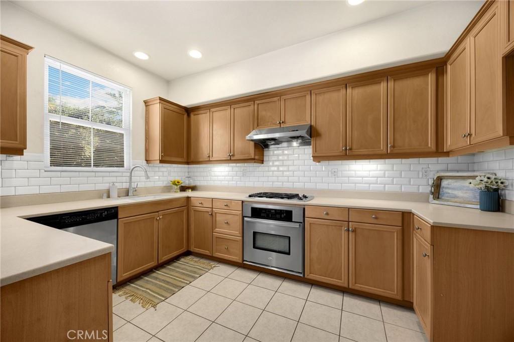 110 E Santa Fe Court, Placentia CA 92870 - photo 9