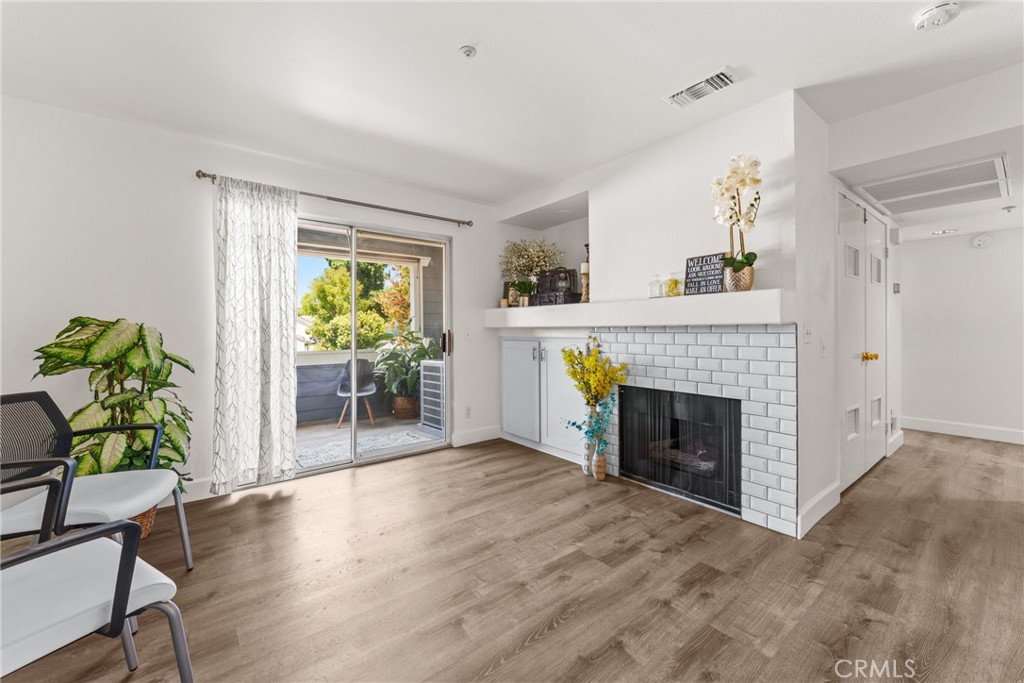 Living room - 111 S Lakeview Avenue G, Placentia CA 92870 - photo 1