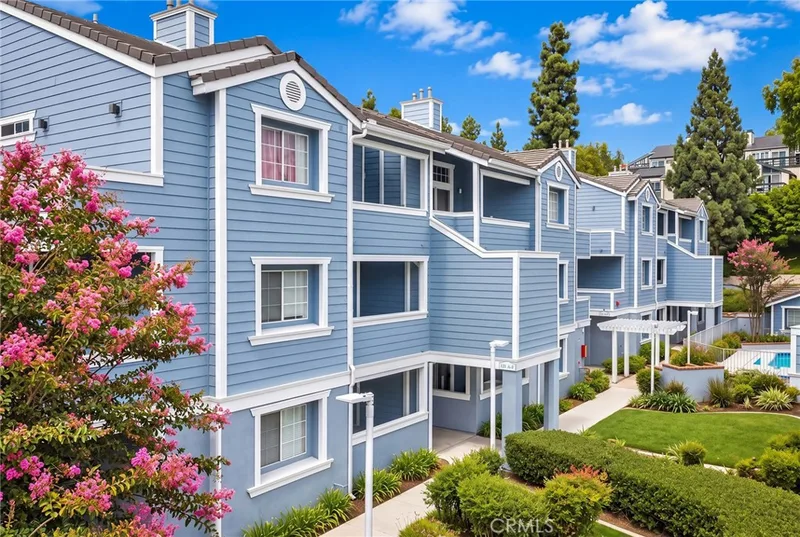 111 S Lakeview i, Placentia, CA 92870