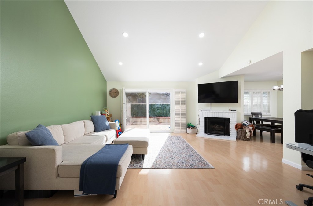 112 Eisenhower, Placentia CA 92870 - photo 2