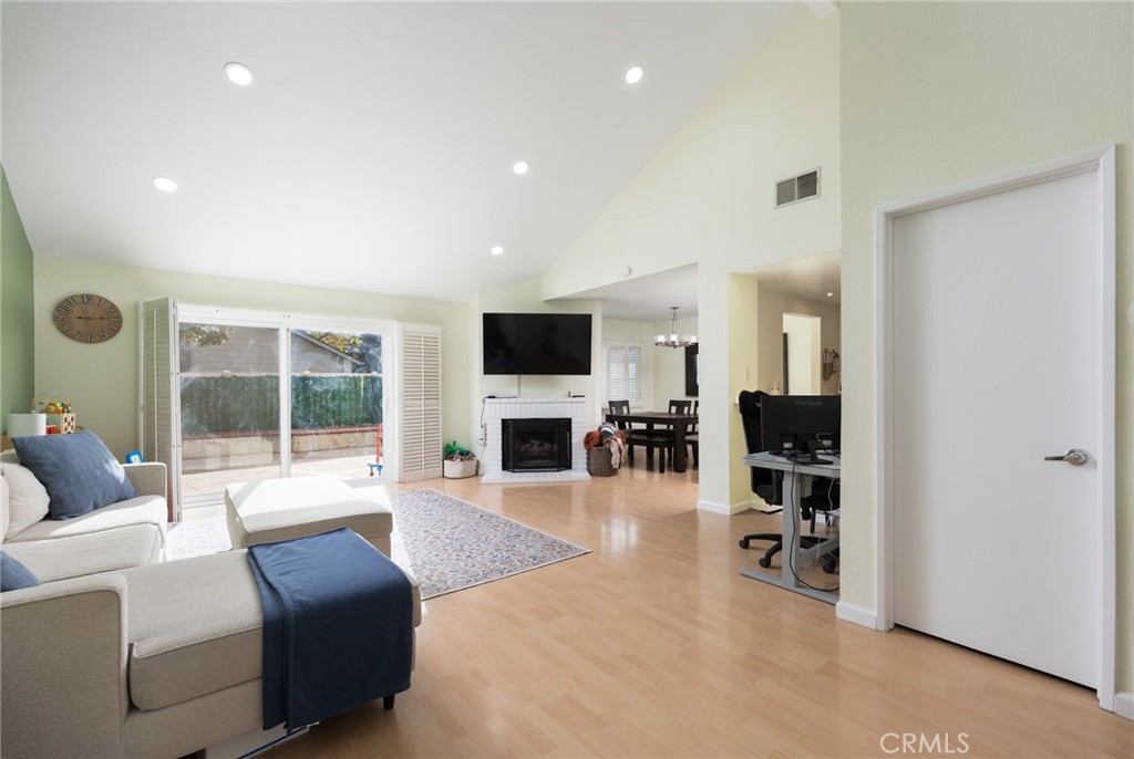 112 Eisenhower, Placentia CA 92870 - photo 4