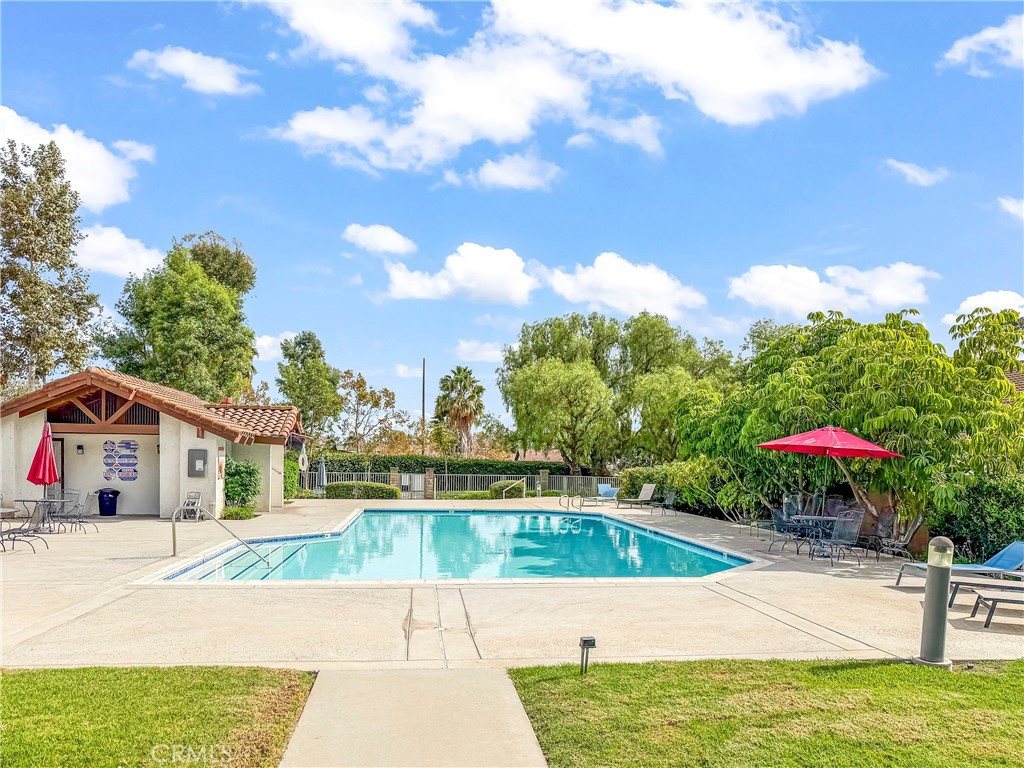 Community Pool - 1202 Lima Cir 23, Placentia CA 92870 - photo 27