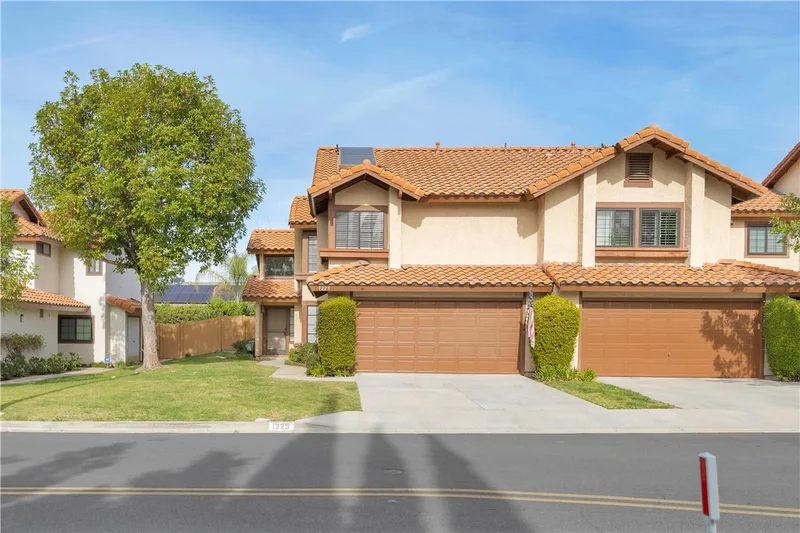 1225 E Palm, Placentia, CA 92870