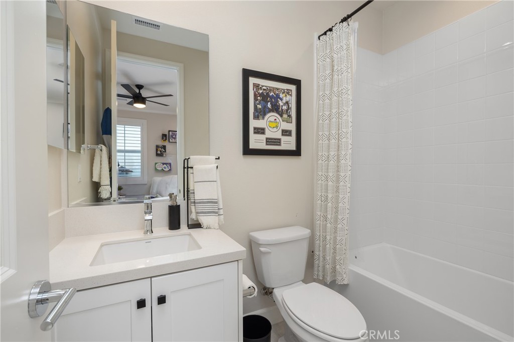 en suite bathroom 2 - 1249 E Providence Loop, Placentia CA 92870 - photo 29