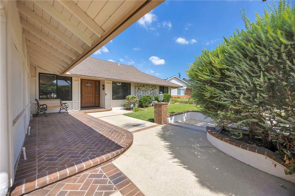 143 Islandia Drive, Placentia CA 92870 - photo 4