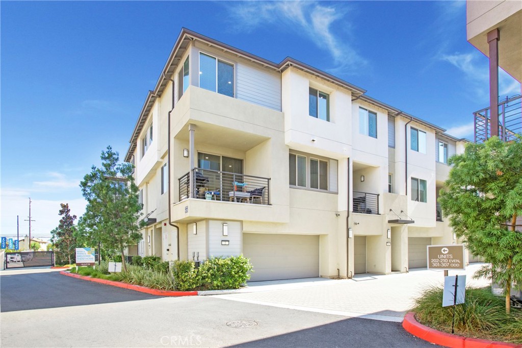 1578 Topeka Avenue 2, Placentia CA 92870 - photo 3