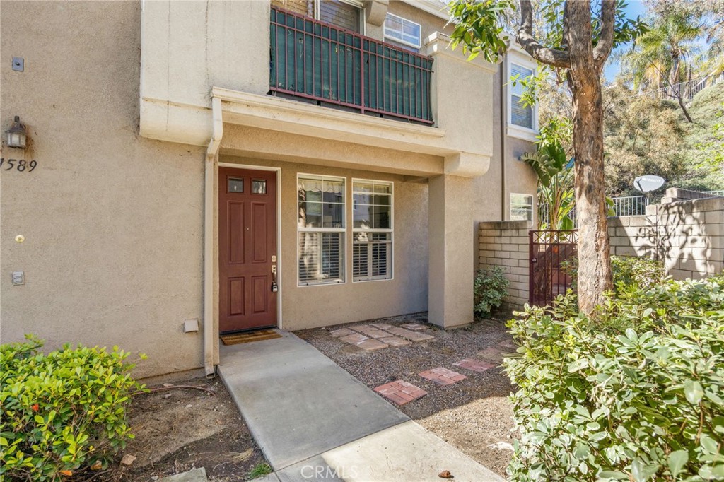 End unit - 1593 Ismail Pl, Placentia CA 92870 - photo 1