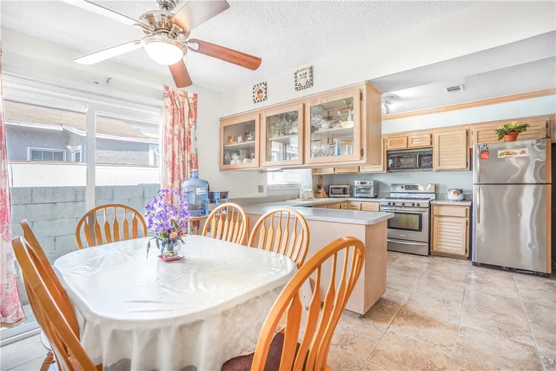 1645 La Paloma, Placentia