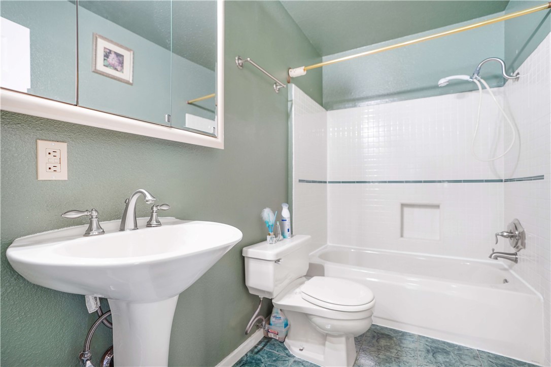 1645 La Paloma, Placentia CA 92870 - photo 9
